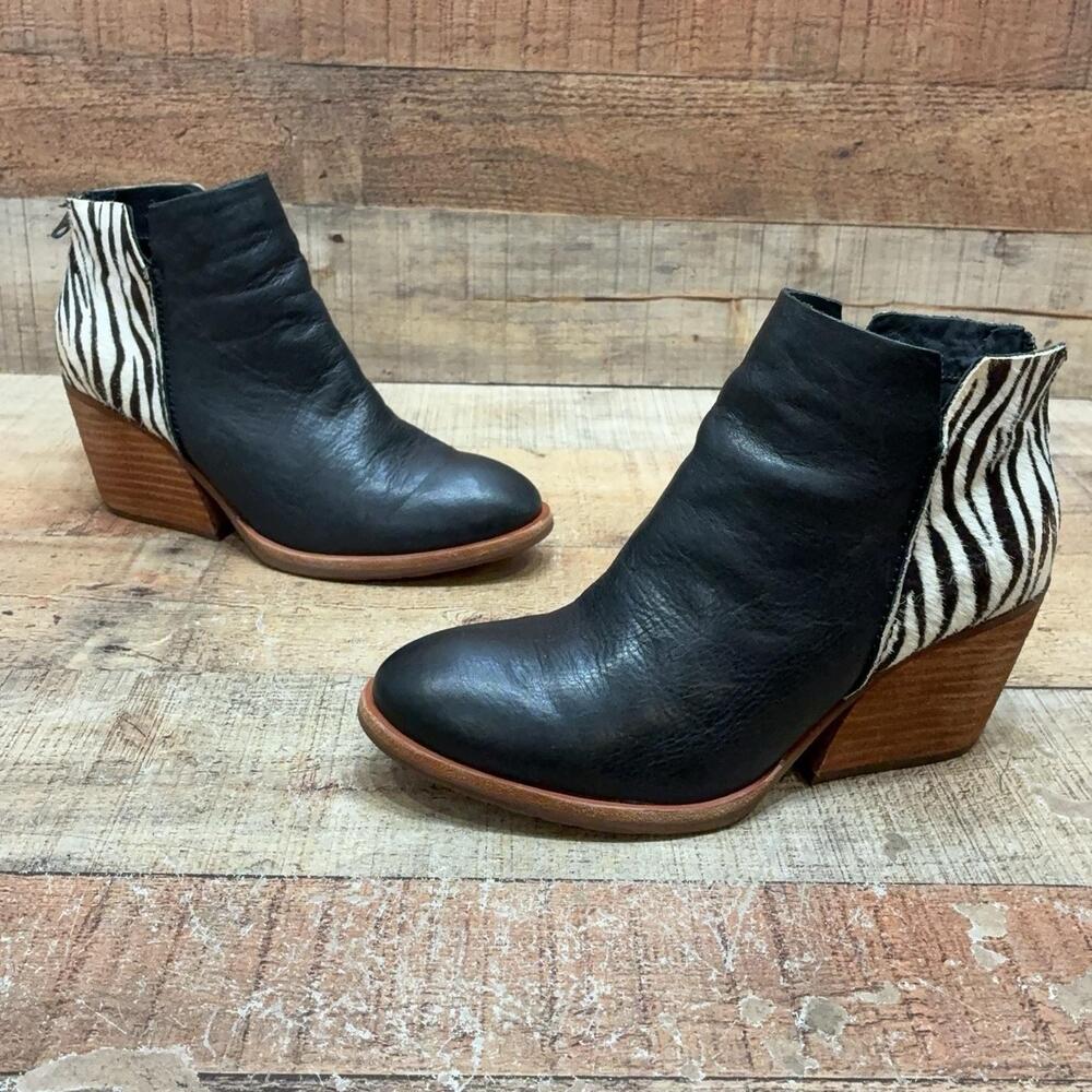 Kork-Ease Boots Womens Size 8 Black Leather Zebra Calf Hair Ankle Zip KE0022800
